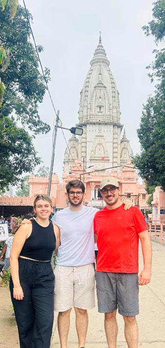 varanasi vibes tourists